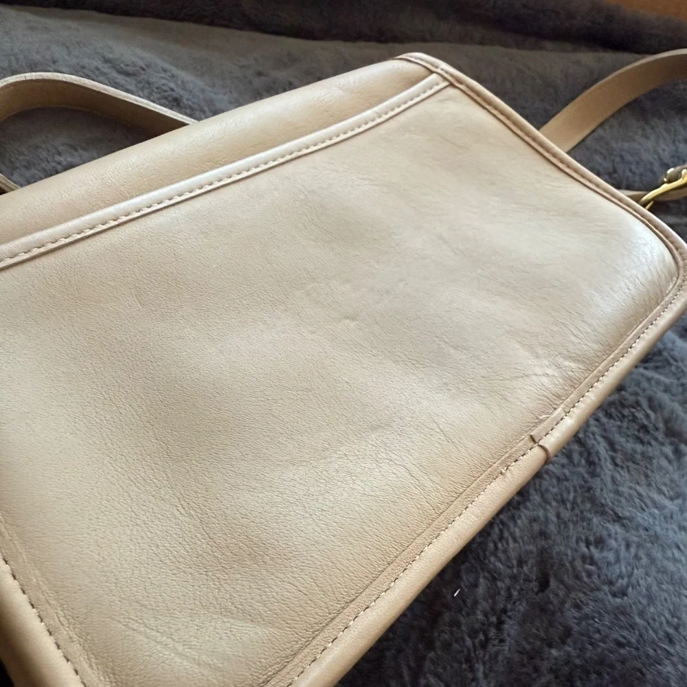 Vintage Coach 9850 Compartment Bag mystery color - Stone? - READ